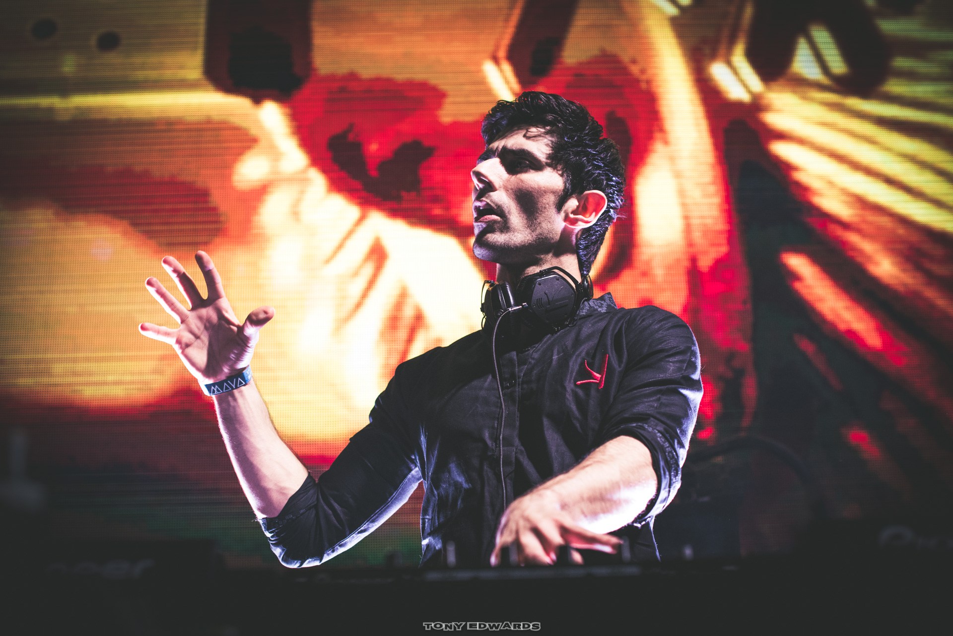 Kshmr sample pack. KSHMR. KSHMR американский диджей. KSHMR фото. Кшмр.